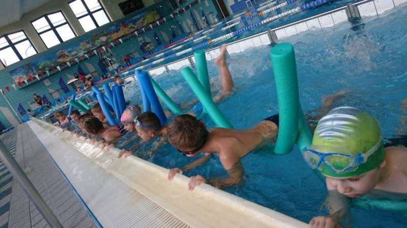 Zdjęcie: Wakacyjna nauka pływania z OSiR!